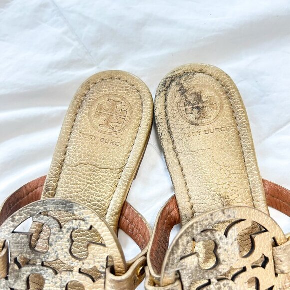 Tory Burch Miller Sandals Metallic Gold Leather Thong Logo Size 8 - Picture 2 of 4